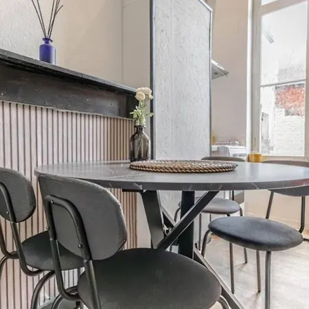 3 Lovely Comfortable At Heart Of Apartment *