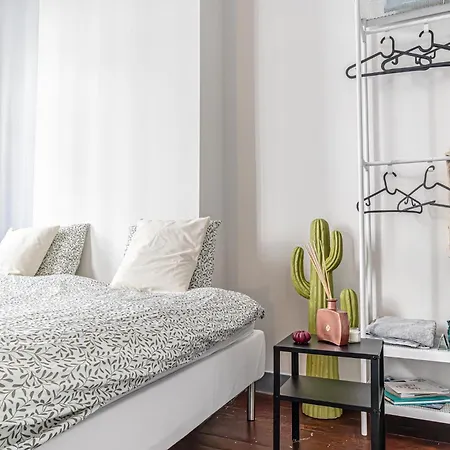 Апартаменты 3 Lovely Comfortable At Heart Of